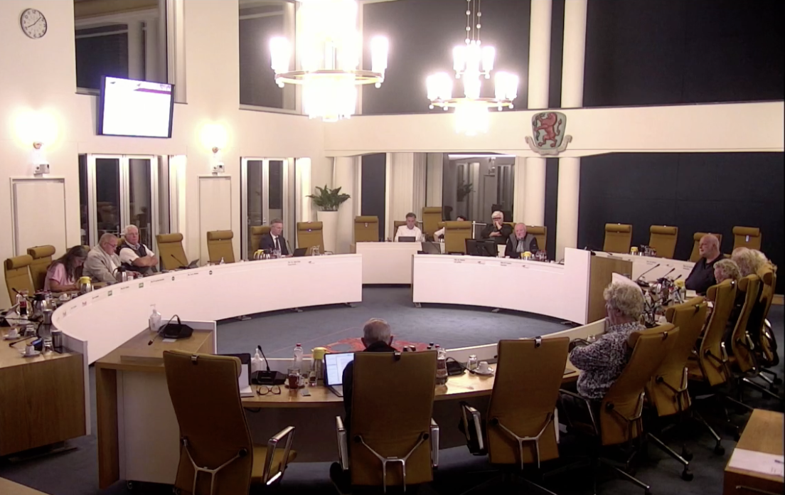 De rede wint, Oude Kotte maakt zijn ‘huiswerk’ over