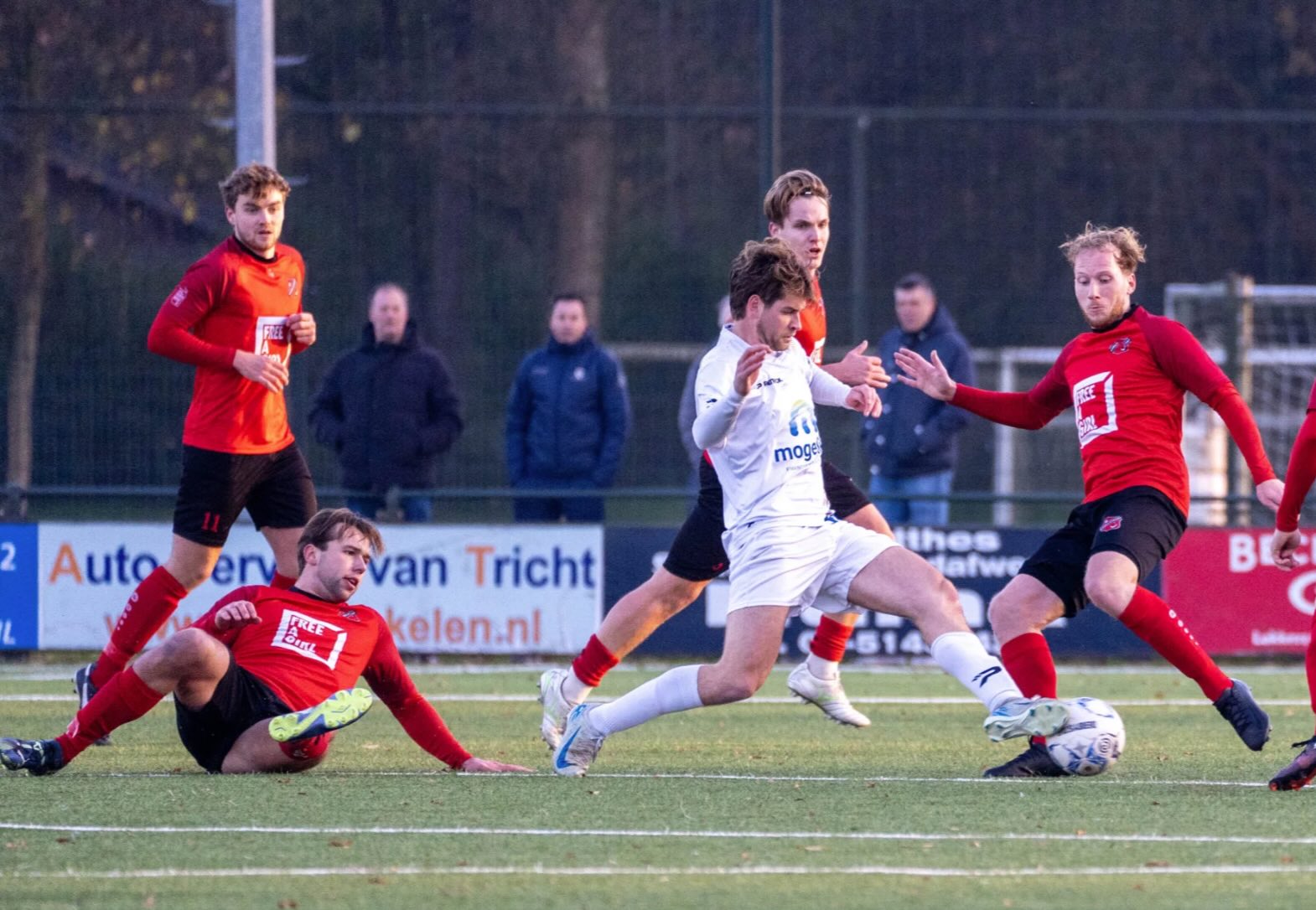 RKDES komt net tekort tegen koploper