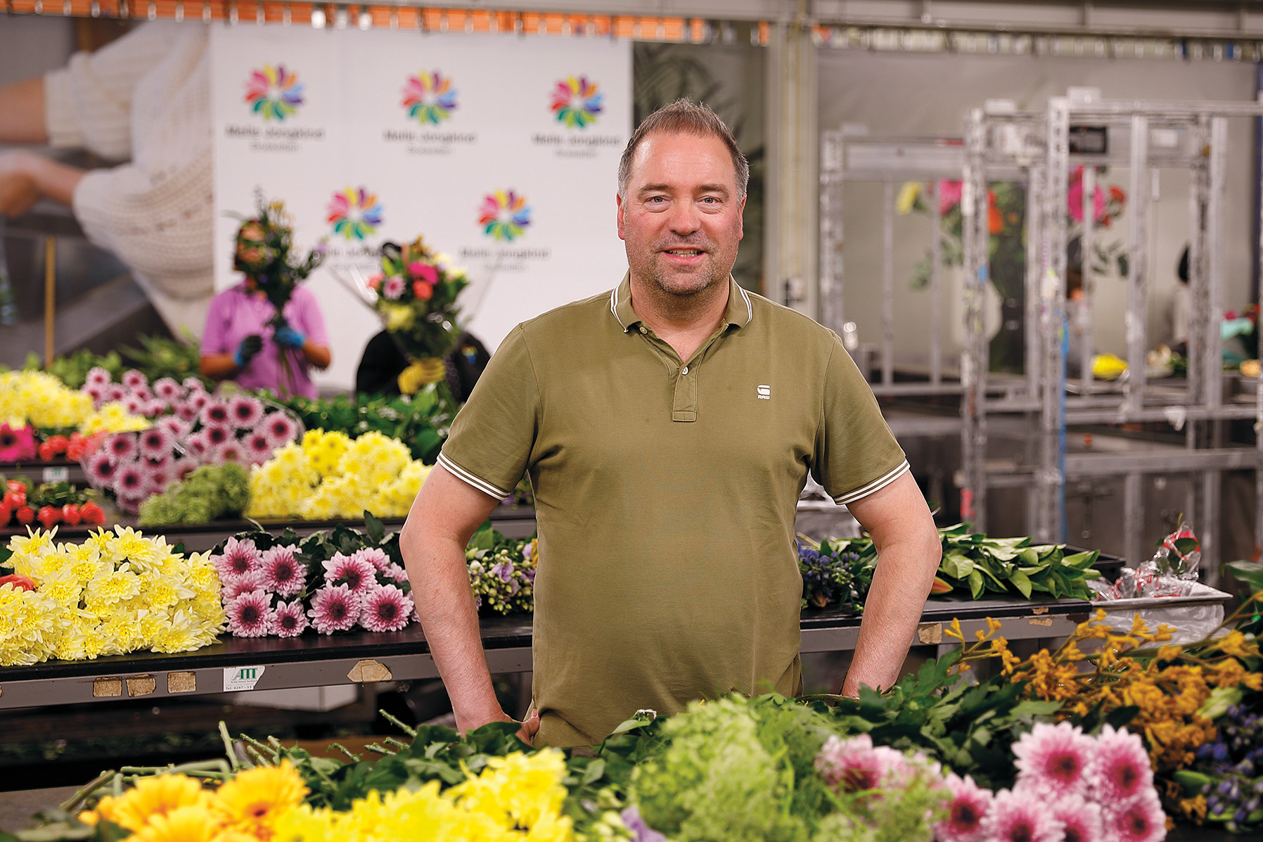 ‘In de bloemen’ van Melle Jongkind staan mensen centraal